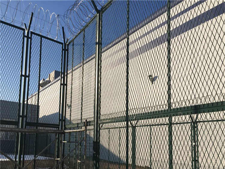 加高隔離網墻