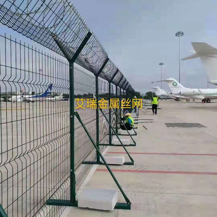 北京大興機場飛行區圍界鐵絲網安裝完畢圖片3