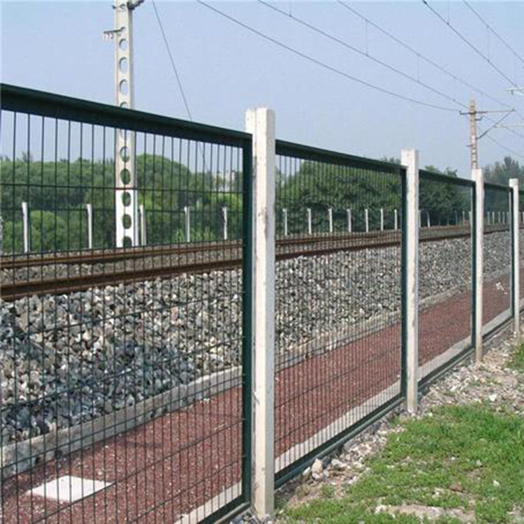 江蘇重點工程組裝式鐵路防護(hù)柵欄施工完畢圖片2